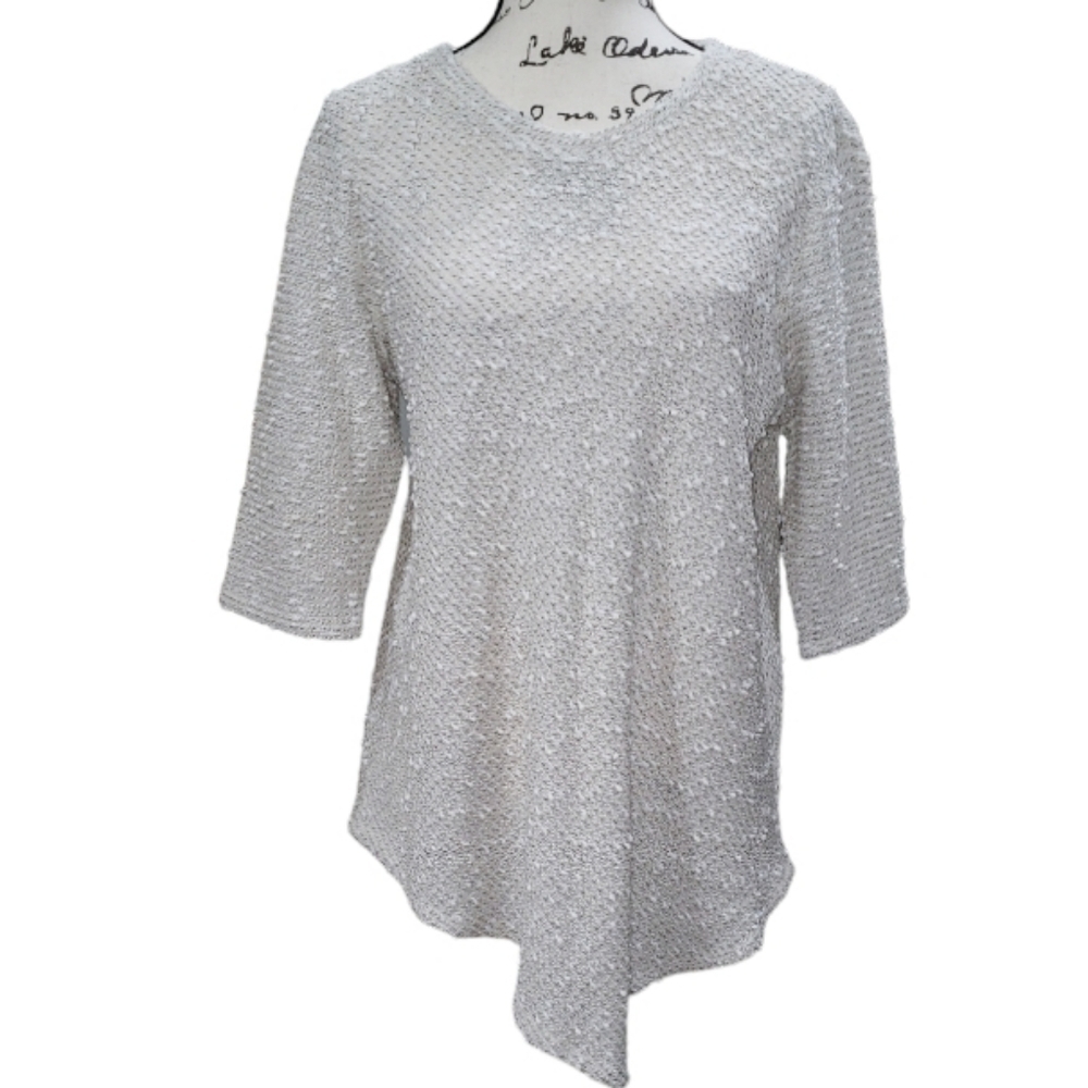 Vince Camuto Textured Round Neck  Assemetrical Hem Sweater